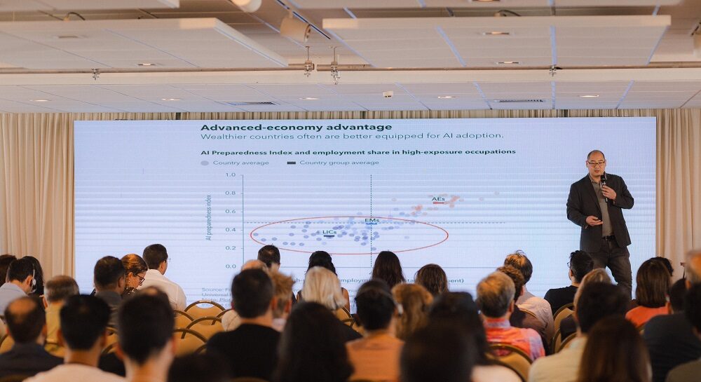Seiji em sua apresentação no evento AIED 2024