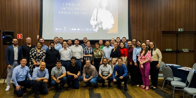 O NEES participa de várias etapas do Programa Nacional do Livro e do Material Didático (PNLD), iniciativa do governo federal que distribui livros para milhares de alunos de escolas públicas