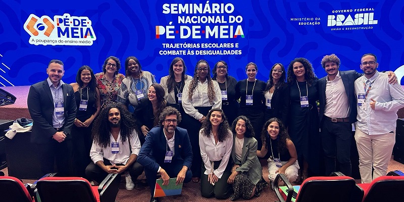O Pé-de-Meia foi criado ano passado e beneficia mais de 4 milhões de estudantes do ensino médio de escolas públicas. O NEES participa do programa desde a sua criação