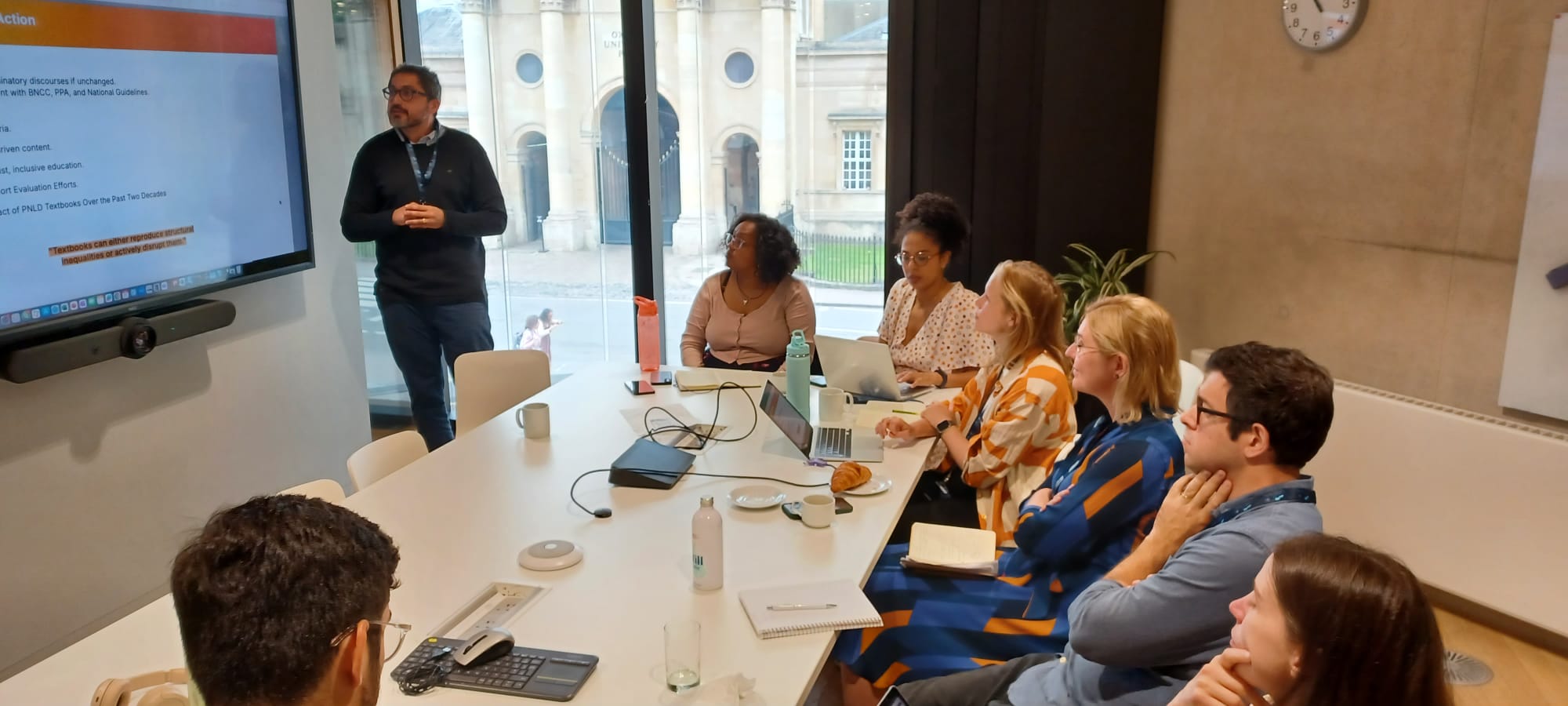 Alan Pedro em sua apresentação na Universidade de Oxford