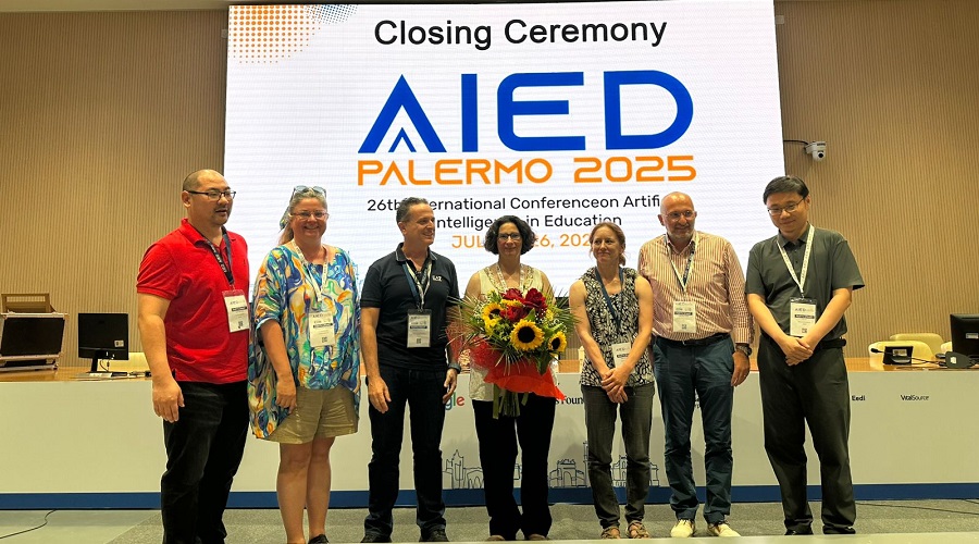 Representantes do NEES no AIED 2025, na Itália