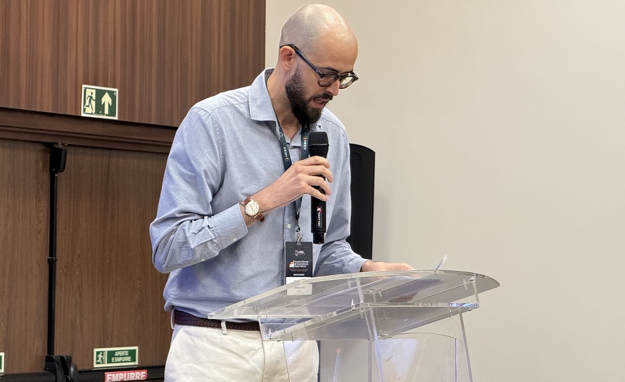 Otavio Correia no workshop do NEES Dados