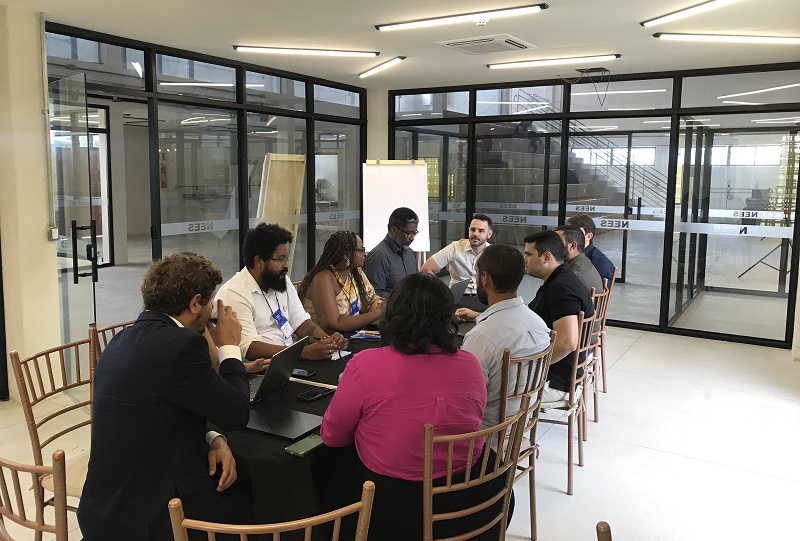 NEES participa do Pé-de-Meia desde o início. Foi o time do núcleo que desenvolveu o Sistema Gestão Presente (SGP) , que reúne informações dos estudantes do ensino médio